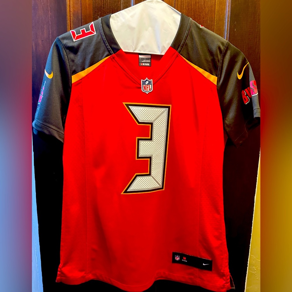 Tampa Bay Buccaneers Women’s Football Jersey Size Medium Red #3 Winston